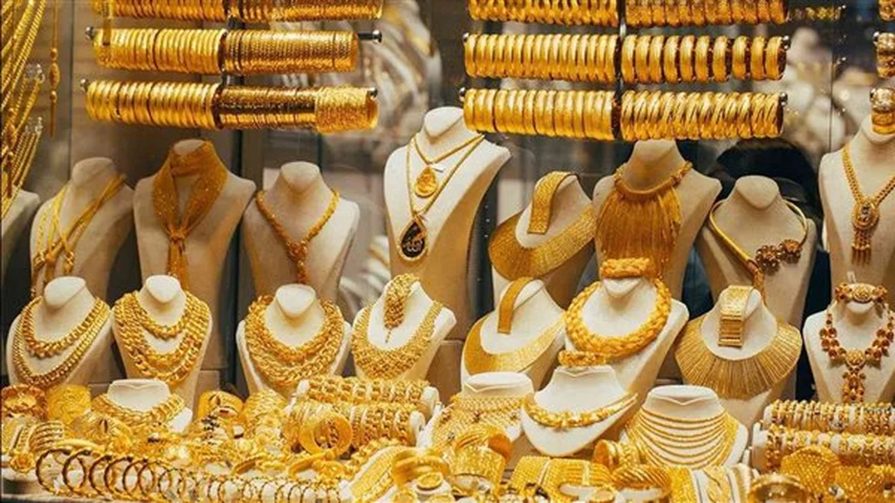 تحديثات الصاغة.. سعر الذهب يسجل مستويات جديدة في تعاملات الأحد 8 فبراير